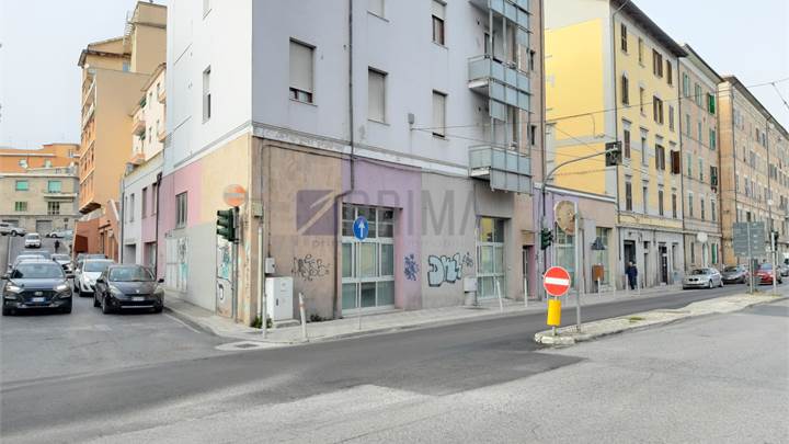 UFFICIO AMPIO CON GARAGE  ANCONA