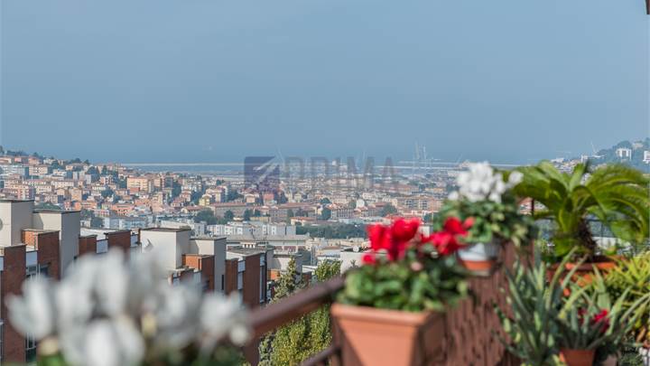  Appartamento Panoramico con Balcone Abitabile