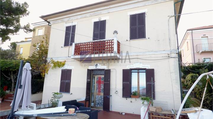 Appartamento in bifamiliare a due passi dal mare