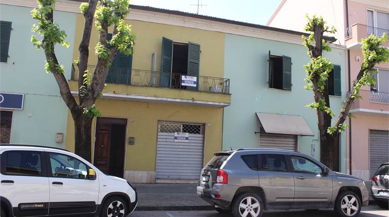Chiaravalle In pieno centro, occasione unica