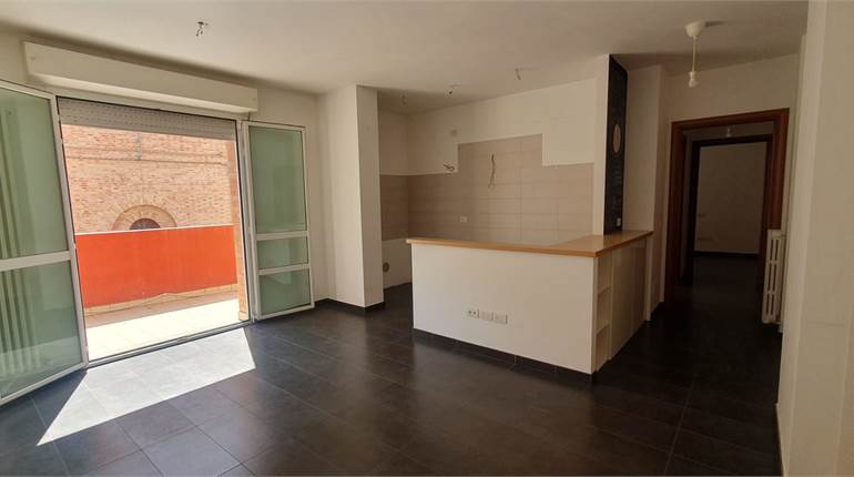 Jesi Appartamento recente con grande terrazza