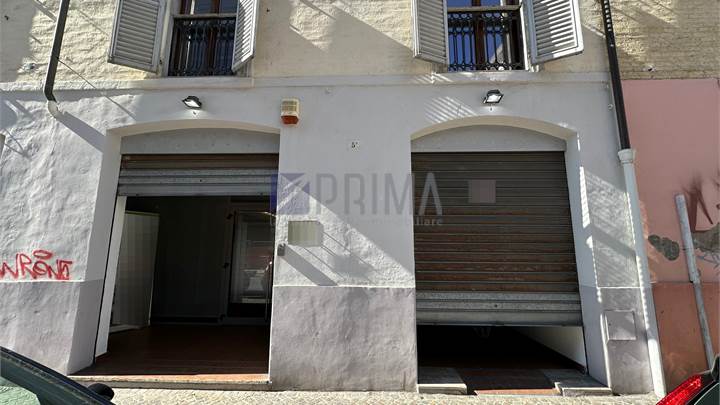 Locale Uso Ufficio-Negozio in Centro