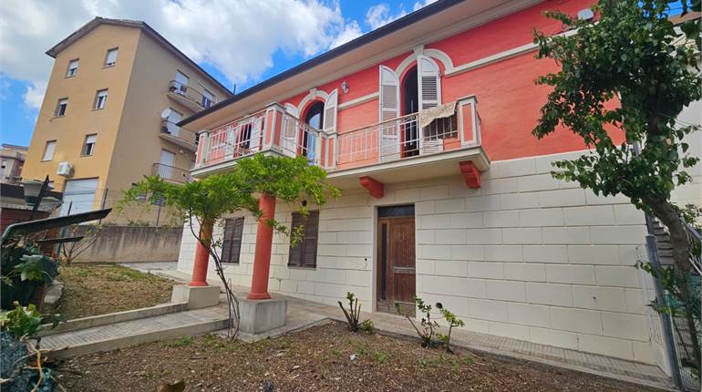 Vendita Appartamento con Giardino Privato