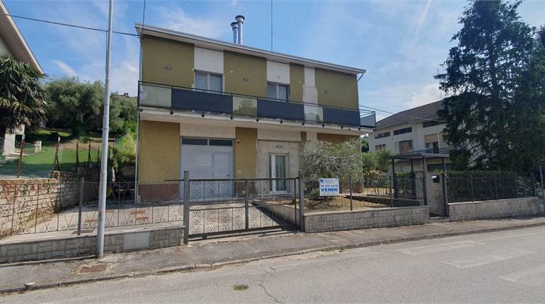 Casa singola piena di comfort con taverna e giardino nel cuore di San Paolo di Jesi