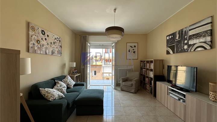 Appartamento in ottime condizioni con terrazzo