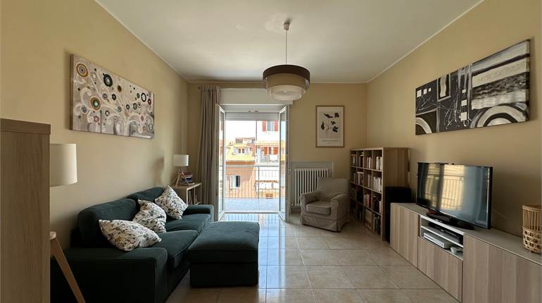 Appartamento in ottime condizioni con terrazzo
