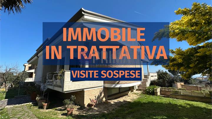 Soluzione Indipendente con Giardino e Garage