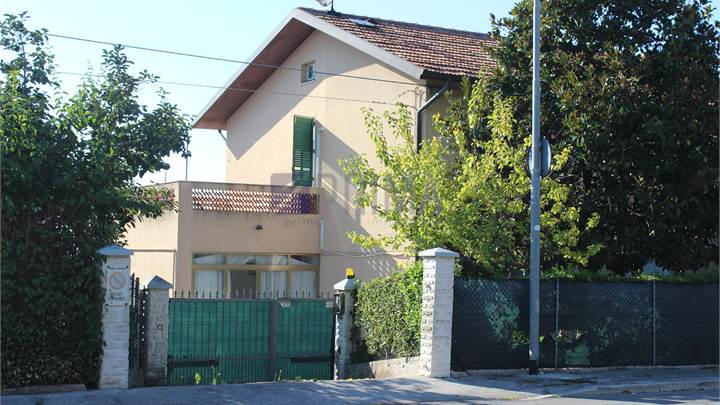  Falconara Marittima casa indipendente con terreno di 1900 mq, panoramica 