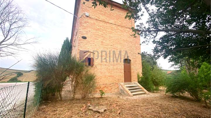 Villa a Montecarotto