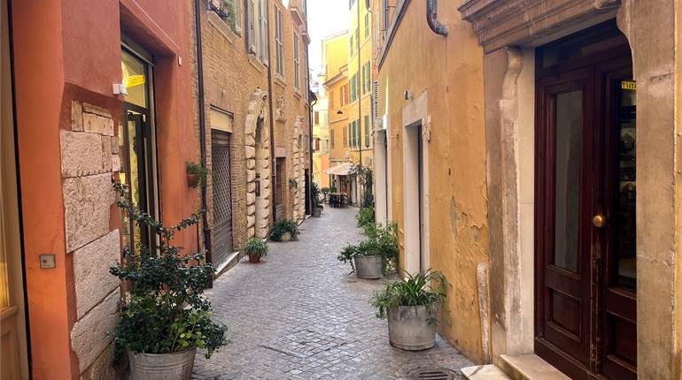 Bilocale spazioso in Via Degli Orefici con ascensore 
