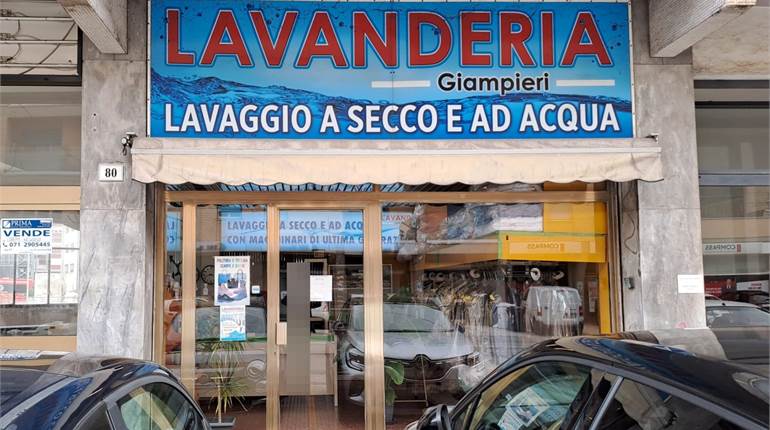 Locale commerciale a reddito – Ancona, Via Martiri della Resistenza
