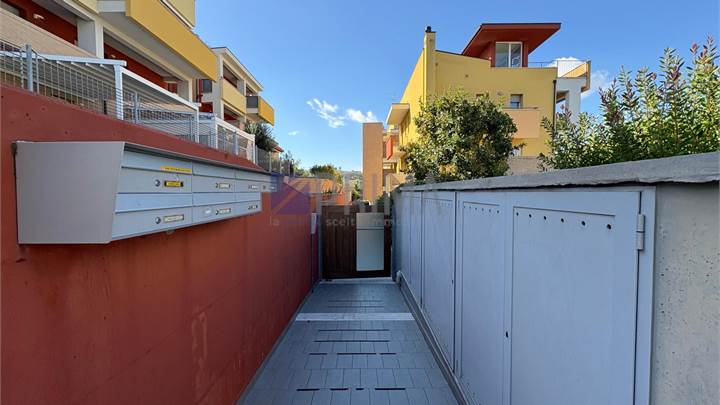 La tua casa con spazio esterno in zona tranquilla a Torrette