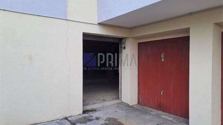 Magazzino/Cantina di 97 mq in vendita a Posatora