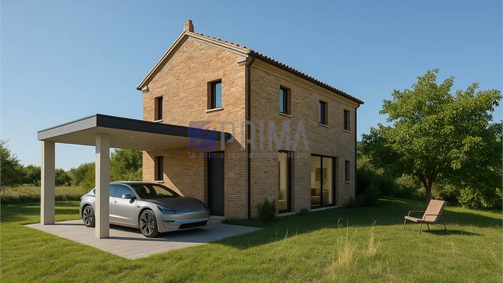 Casale indipendente con ampio giardino privato.