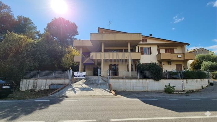 La Tua villa ideale: pronta da abitare con giardino privato, terrazze e mansarda