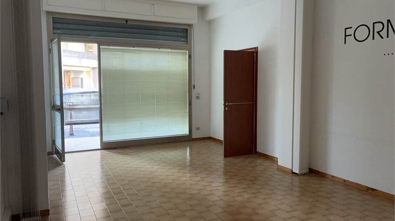 Rif. 340-1SA-MP UFFICIO CSTELFERRETTI CENTRO