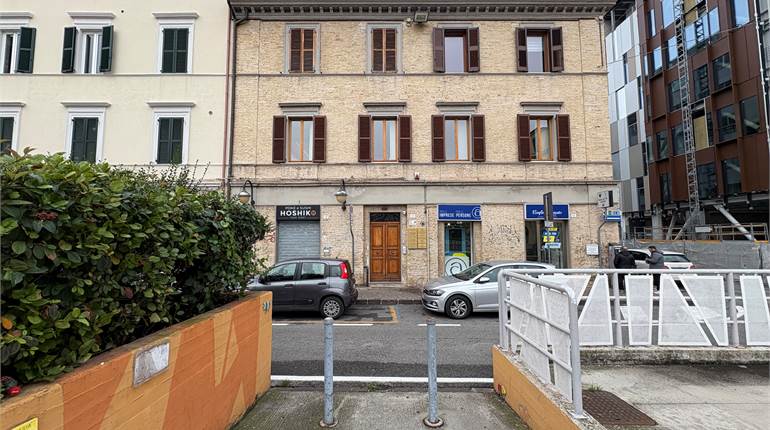 Ufficio in vendita – Centro Ancona