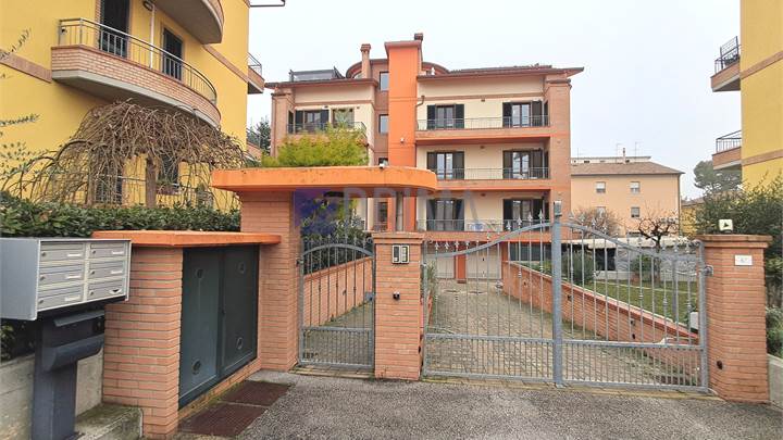 Appartamento con ampia mansarda e terrazzo 