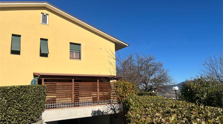Appartamento ad abbadia con terrazzi e garage