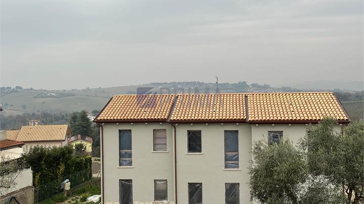 Villetta a schiera con garage