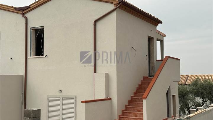 Appartamento con ampio terrazzo