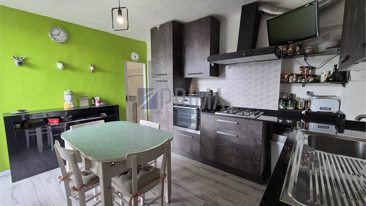 Appartamento di 100 mq pronto da abitare 