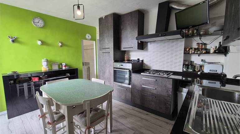 Appartamento di 100 mq pronto da abitare 