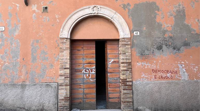 Locale uso negozio zona Piazza San Francesco