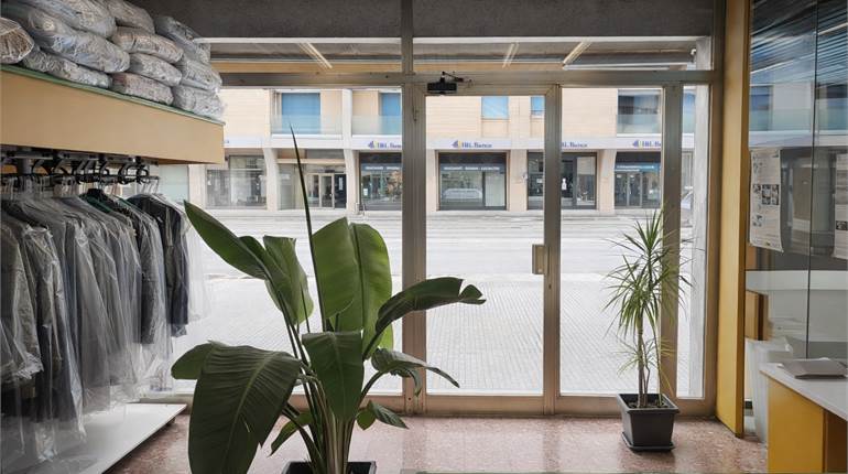 Locale commerciale a reddito – Ancona, Via Martiri della Resistenza