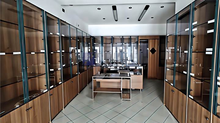 NEGOZIO IN CENTRO STORICO