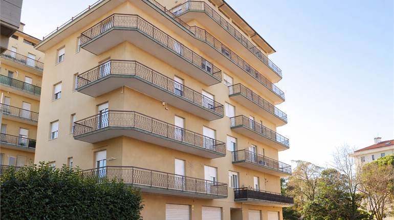 In vendita nuda proprietà USUFRUTTUARIO ANNI 75