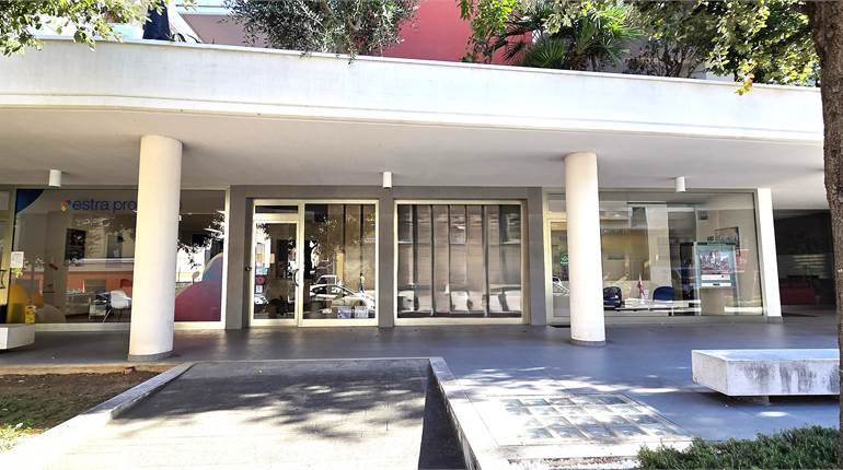 Negozio in affitto zona Palombare Ancona 